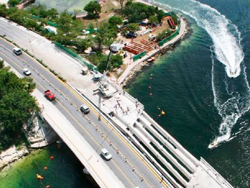 Subsidiaría Gobierno de Quintana Roo el puente Nichupté