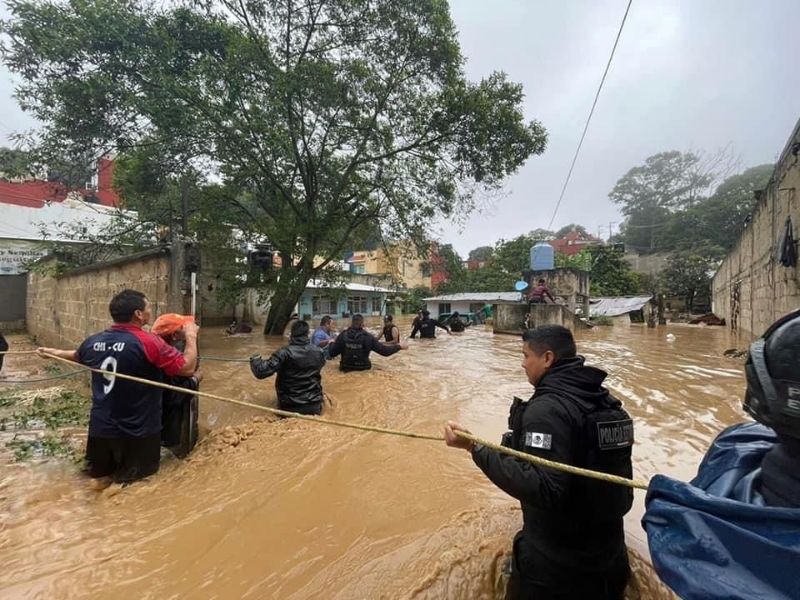 Videos. Al menos siete muertos deja el paso del huracán Grace en Veracruz