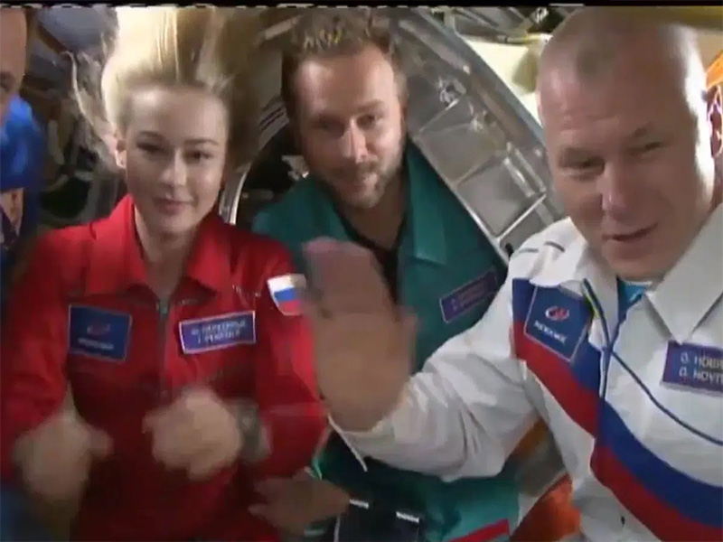 Cineastas rusos graban primera película en el espacio vuelven a la Tierra