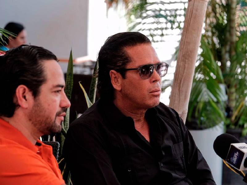 Roberto Palazuelos se hace el “aparecido” en Cancún