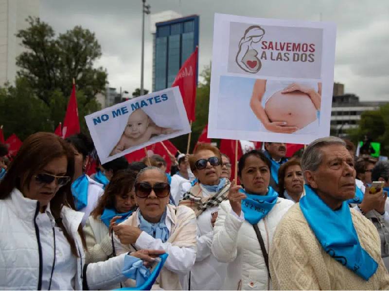 Video: Miles de católicos salen a las calles a protestar contra el aborto