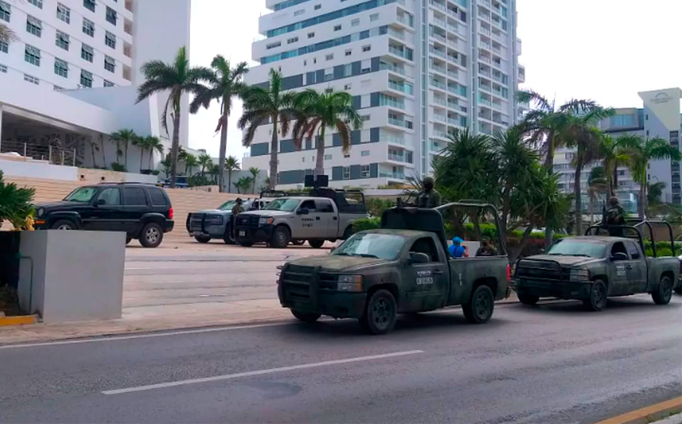 Militares aseguran hotel en la zona hotelera de Cancún