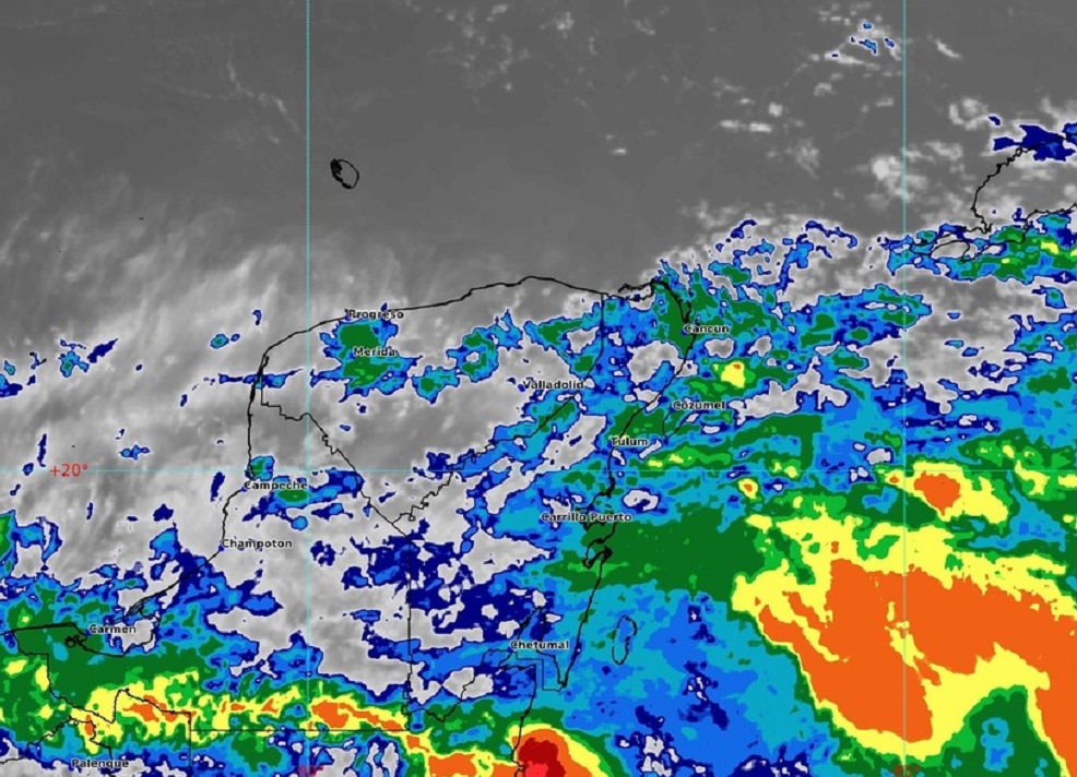 “Agatha” afecta con lluvias a Quintana Roo