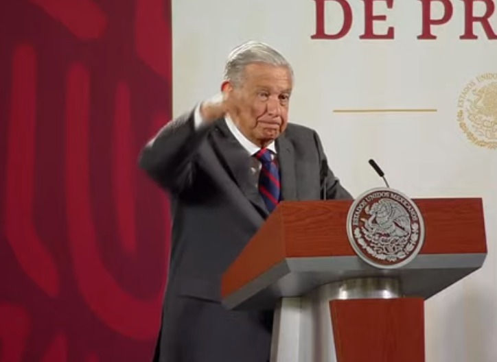 Críticas hacia Carlos Joaquín son ‘apreciaciones personales’, afirma López Obrador