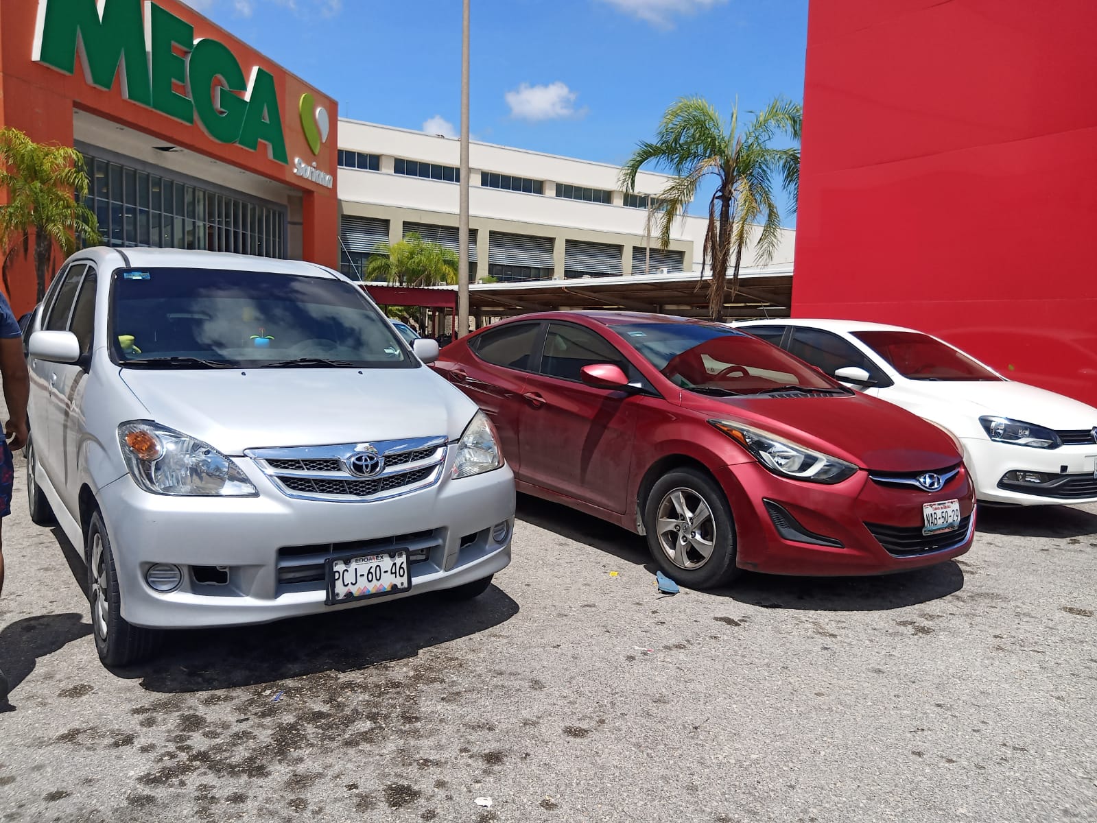 Desconocen usuarios beneficios de hacer uso de estacionamientos privados en plazas de Cancún