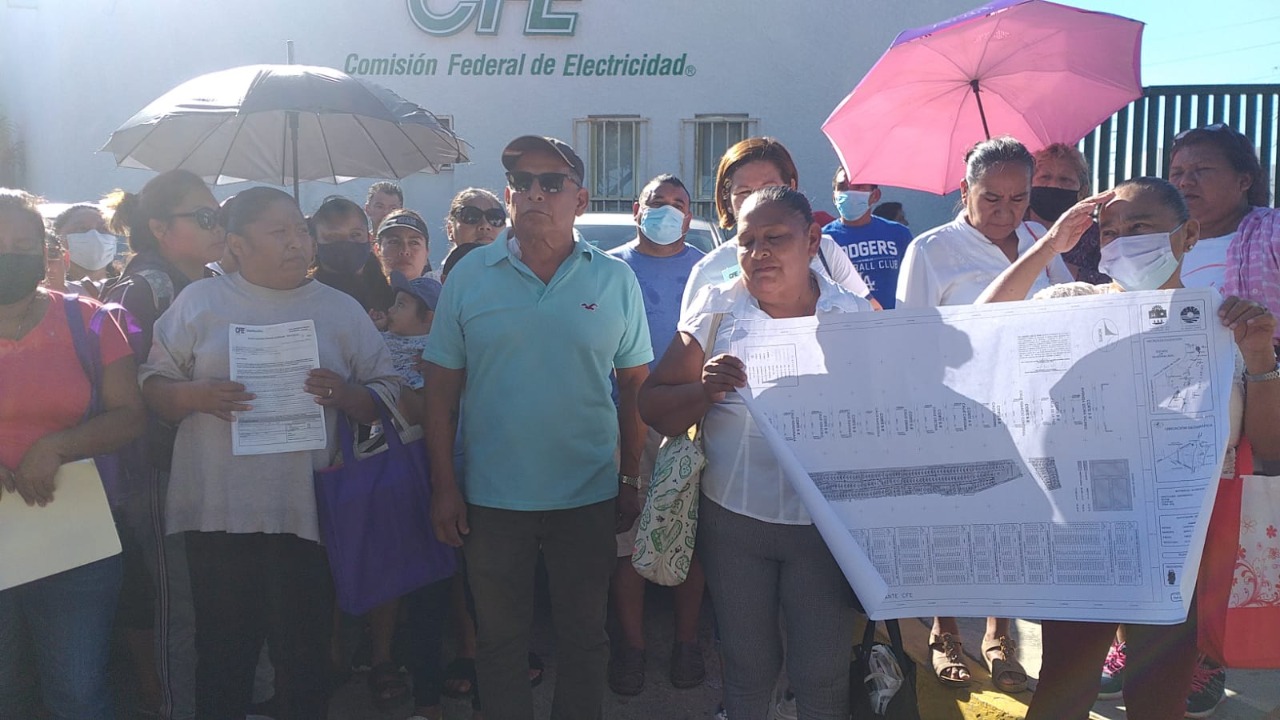 Protestan habitantes de colonias contra la CFE en Cancún por cortes al servicio