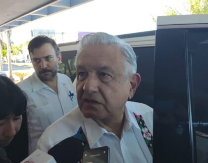 Pide AMLO amor y paz en conflicto de taxistas con Uber en Quintana Roo