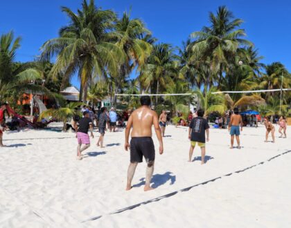 Exitoso Torneo de Fútbol y Voleibol relámpago de playa en Isla Mujeres